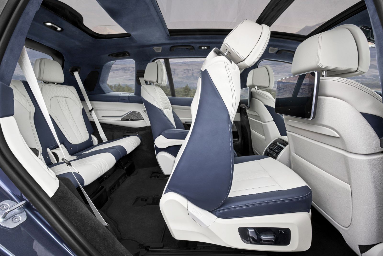 the-all-new-bmw-x7-8-999